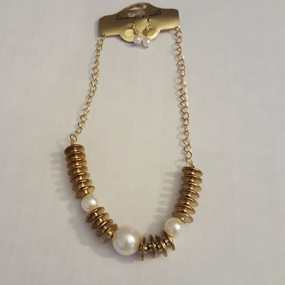 Happy Girls Necklace & Earrings - Picture 1 of 2